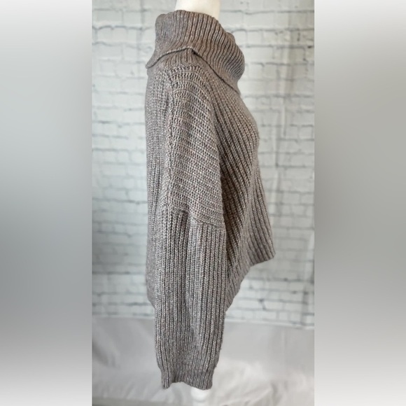 Express Gray Rainbow Metallic Oversized Slouchy Turtleneck Knit Sweater size M‎ - Picture 4 of 15